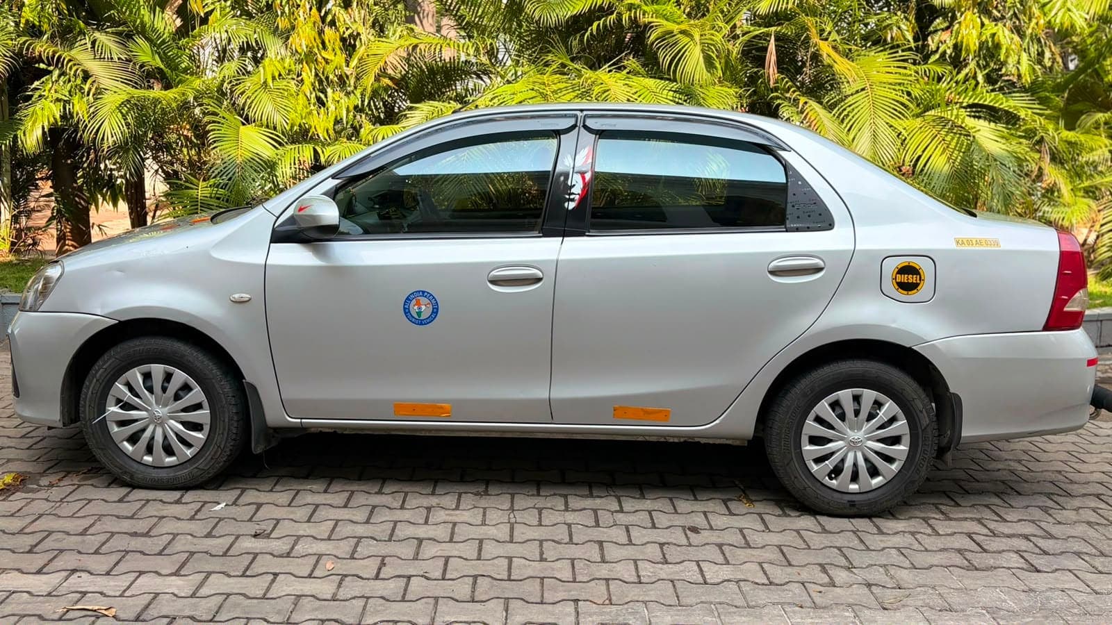 Toyota Etios — side profile