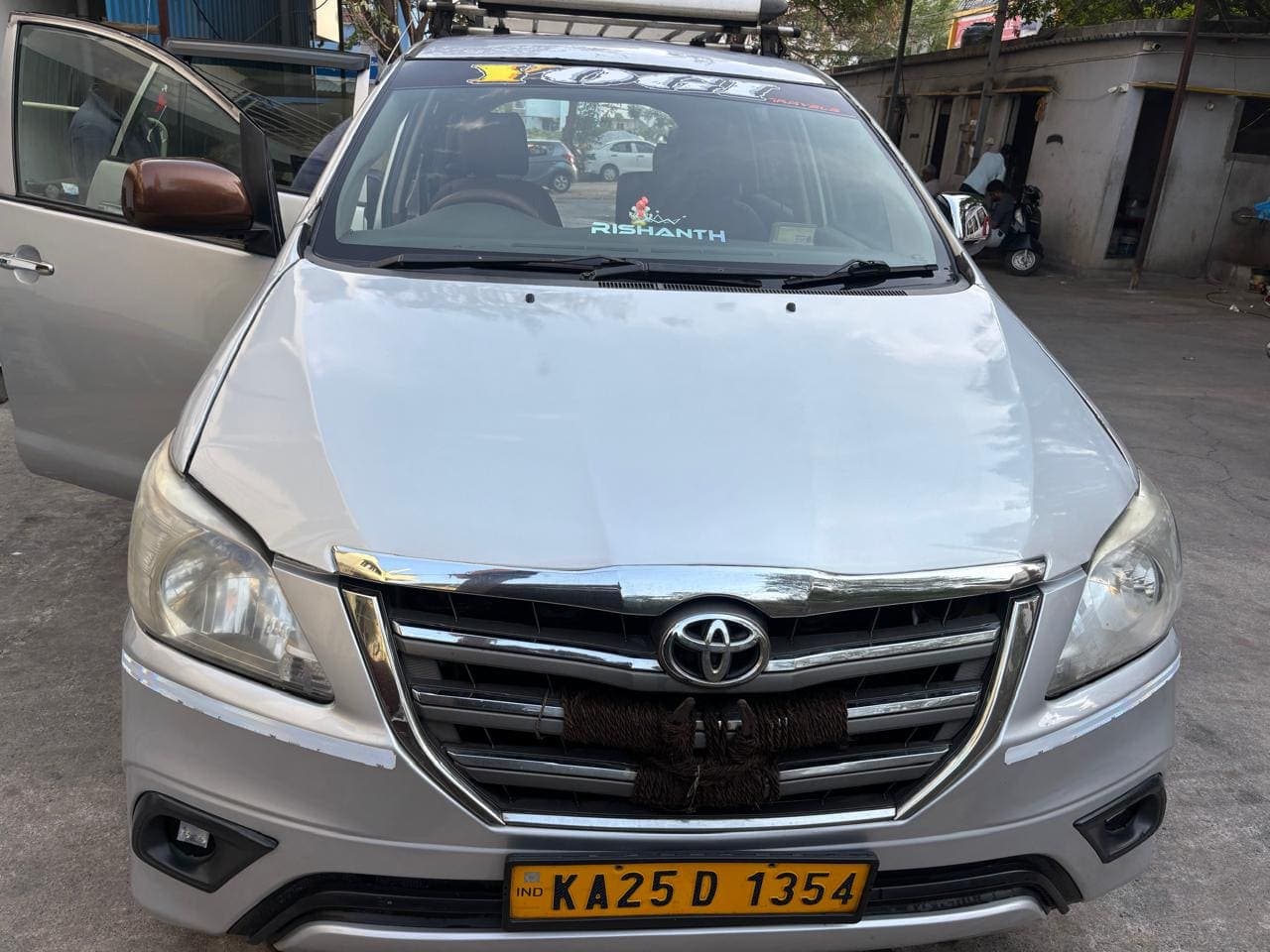 Toyota Innova — front exterior