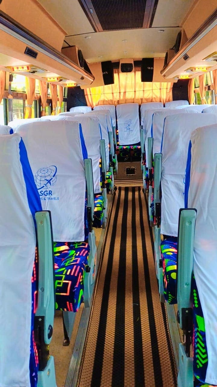 SGR Coach — interior seating