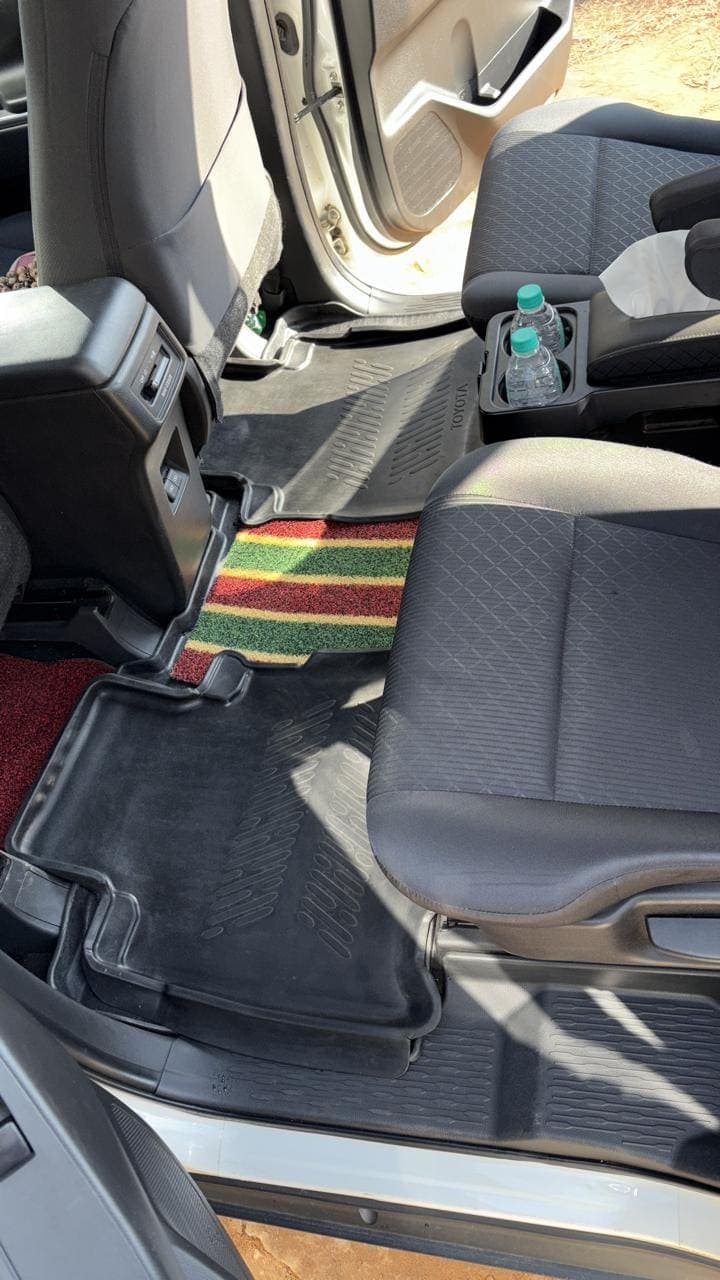 Toyota Innova HyCross — interior seating