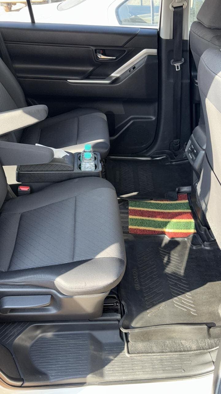 Toyota Innova HyCross — interior seating