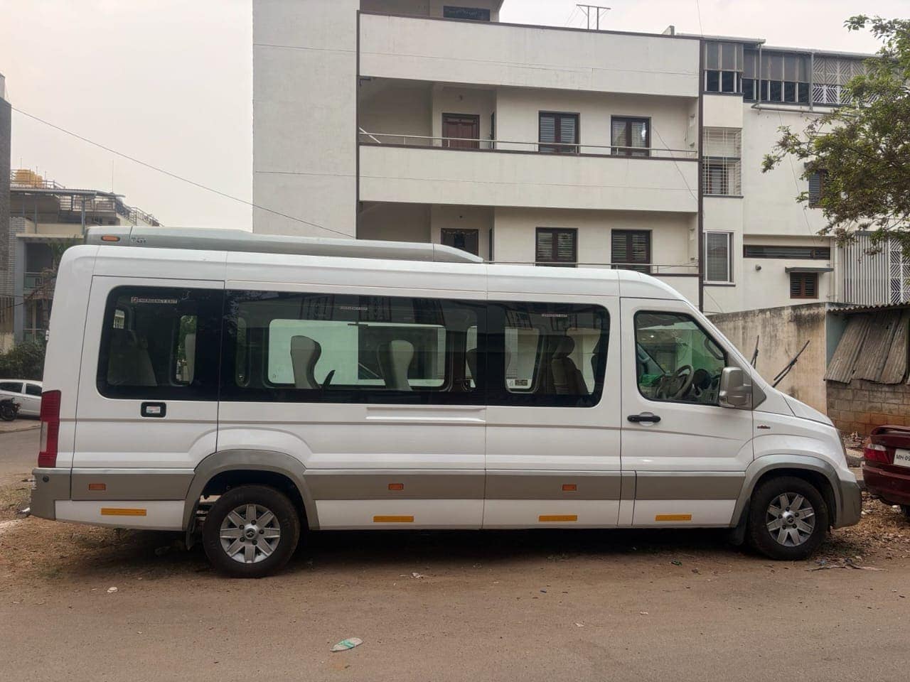 Force Urbania 16 Seater — rear exterior