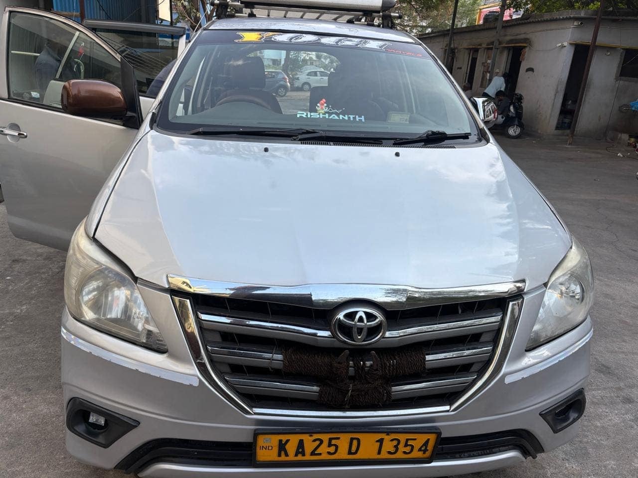Toyota Innova — front exterior