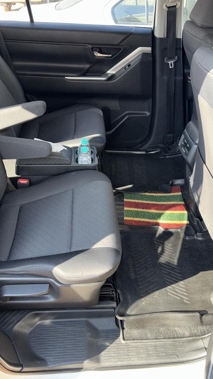Toyota Innova HyCross — interior seating